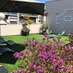 לינה וארוחת בוקר 200 & Terrace